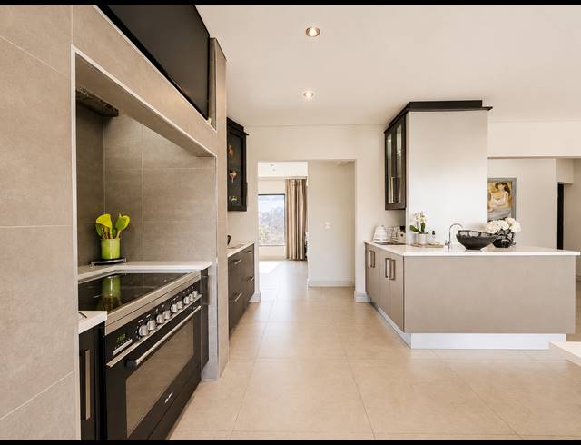 5 BEDROOM HOUSE FOR SALE IN THREE RIVERS EAST